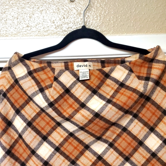 David n stylish skirt. Size 12 - Picture 6 of 8